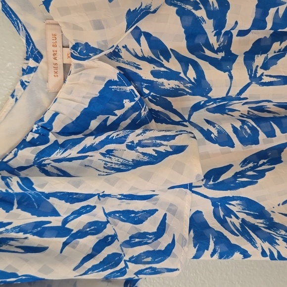 Skies Are Blue Floral Top Size XS - Picture 4 of 6